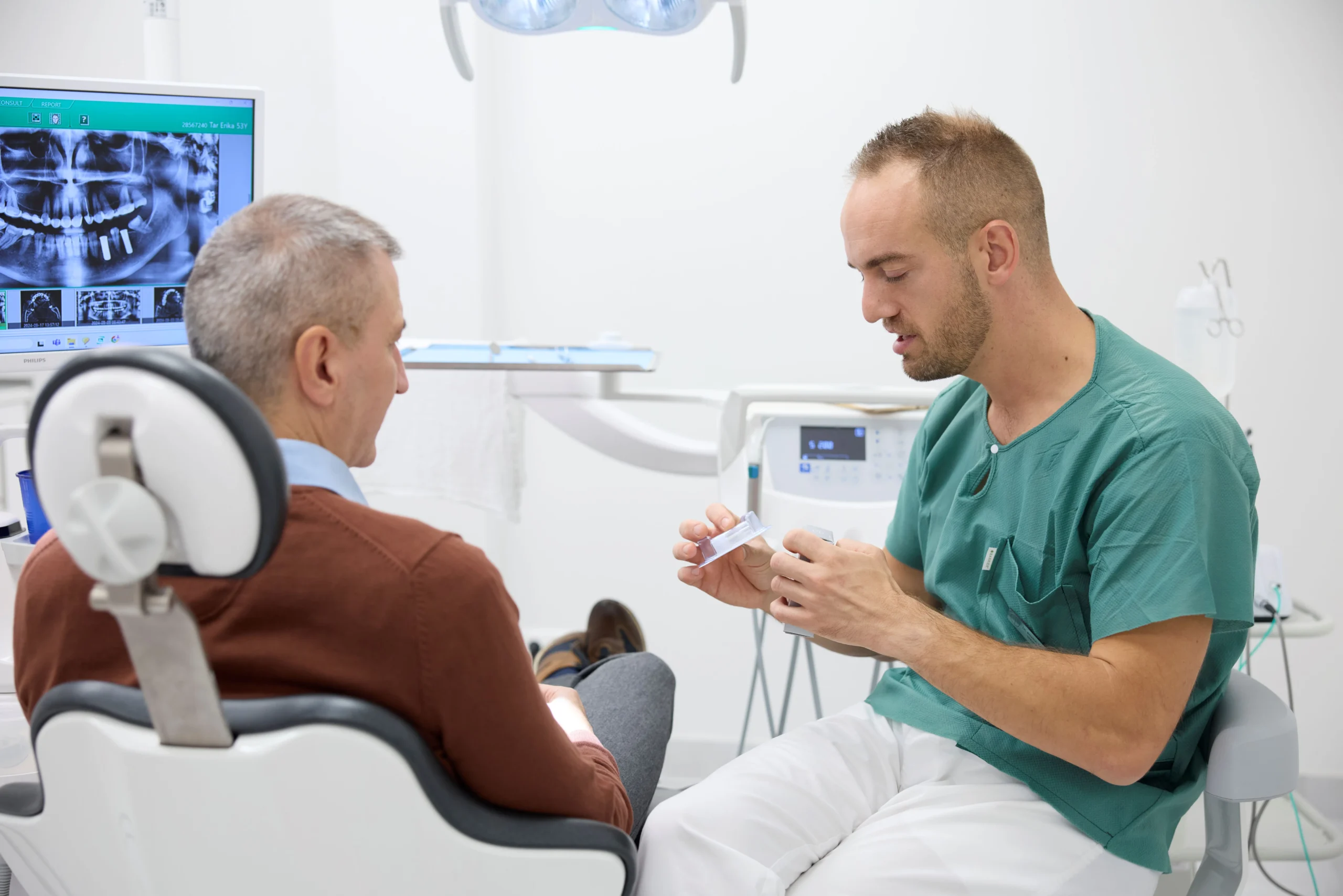 implantacios-fogpotlas-szajsebesszel-scaled (1)